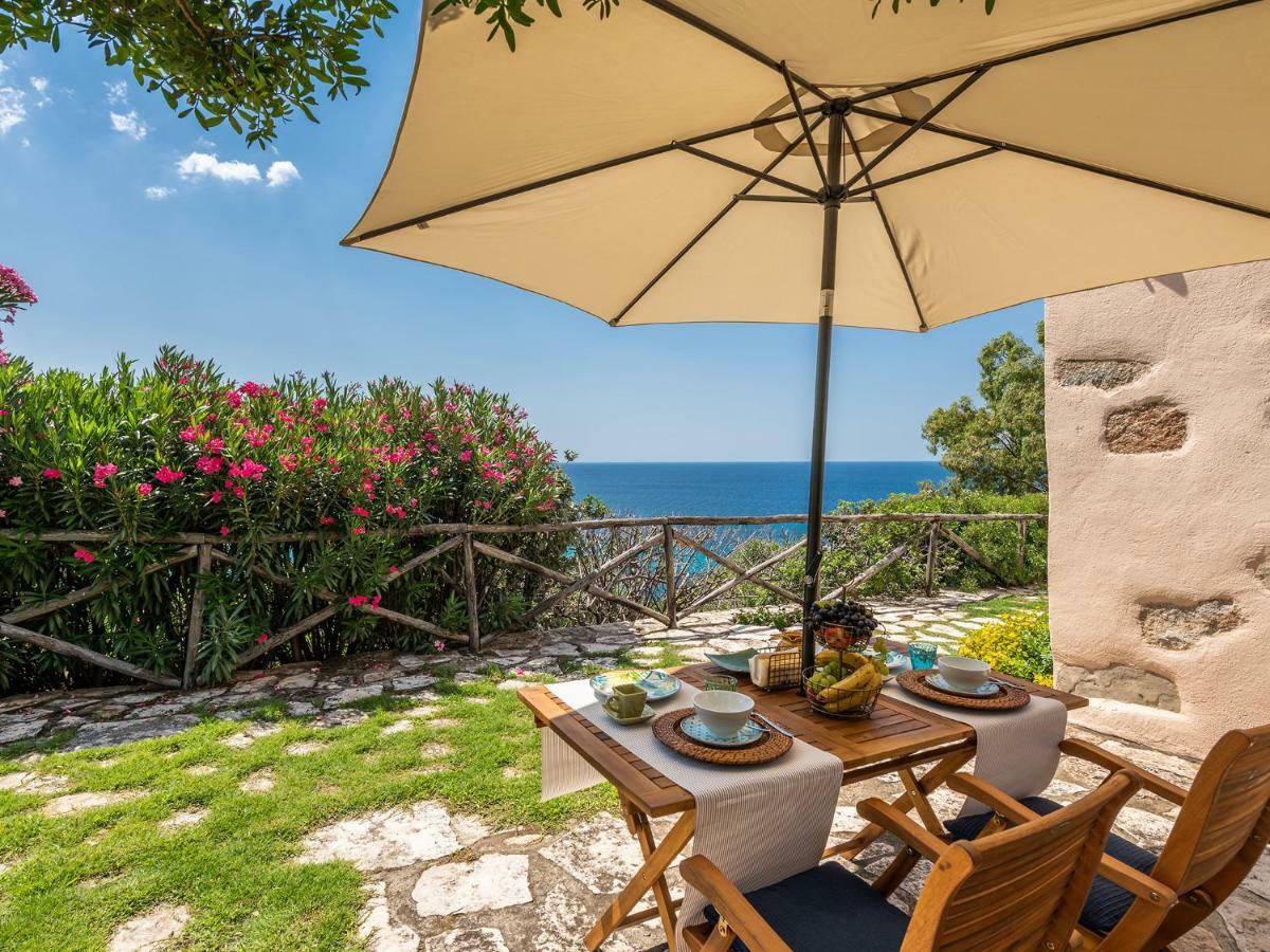 Angolo Di Paradiso Sul Mare Geremeas Exterior photo